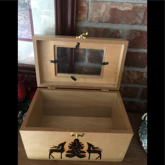 Rare Vintage 1970’s Hand Carved Wood Deer Box - Picture 2 of 11